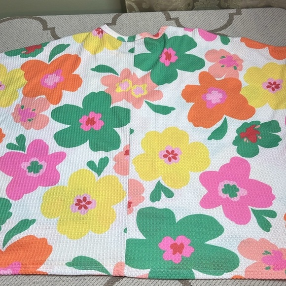 Hopely Floral waffle oversized Top with Vibrant Colors - Picture 9 of 11